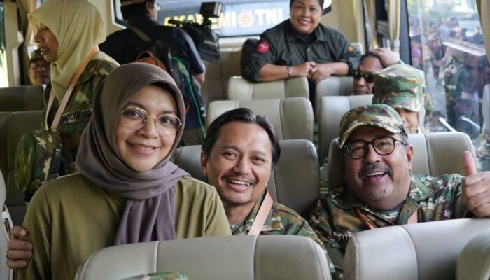 Wagub Kalsel Hasnur Semangat Ikuti Retreat Didampingi  Istri