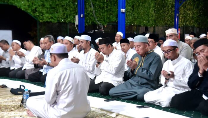 Gubernur Kalsel Agendakan Sholat Tarawih  Berjamaah Tiap Hari