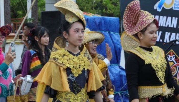 Ratusan Seniman Kalsel Ikuti Festival Kayutangi dan Karasminan Seribu Sungai