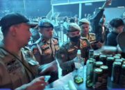 Razia THM di Berau, Ratusan Botol Miras Diamankan