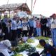 Panen Perdana, Bukit Merangkul Jadi Kawasan Pertanian