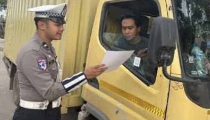 Dukung Kelancaran 5 Rajab, Polres Tabalong Sosialisasi Pembatasan Angkutan Barang Sumbu Dua ke Atas