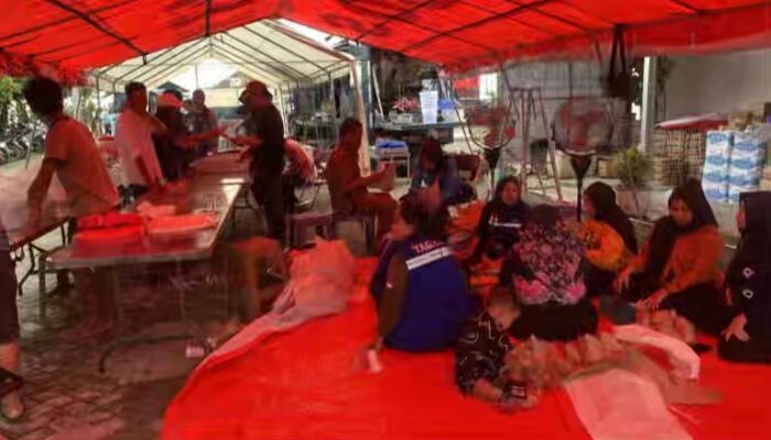 Komitmen Tak Kelaparan : Tagana Dinsos Kalsel Libatkan Pramuka Siapkan Makanan Penyintas Banjir