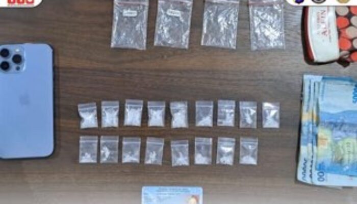 Gadis Belia Diciduk Polisi, Simpan Paket Sabu!