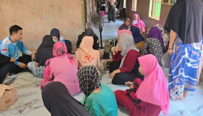 Terobos Banjir, Dinkes Kalsel Buka Layanan Kesehatan Darurat di Desa Alalak Padang