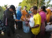 Dua Pekan Terjebak Banjir, Mbah Juli  Terharu Terima Bantuan