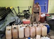 Resahkan Warga, Satpol PP Banjarbaru Amankan Ratusan Liter Tuak