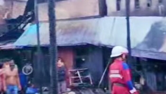 Pasar Segiri Samarinda Dilalap Api