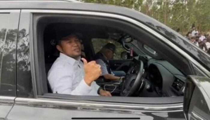 Dikritik Masyarakat, Mobil Dinas Gubernur Kaltim Rp8,5 Miliar Batal