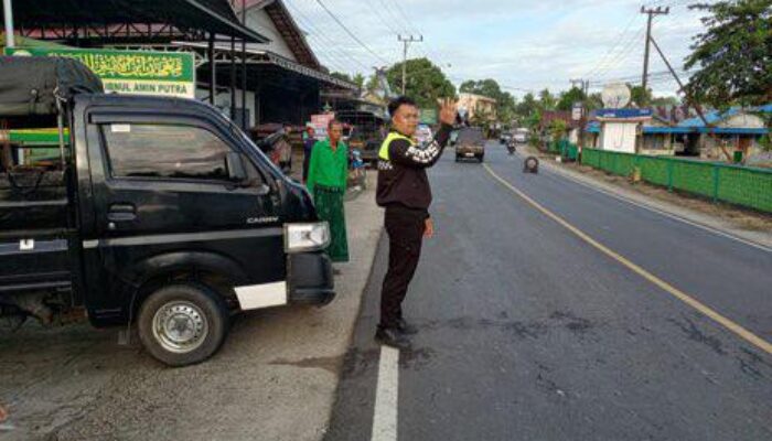 Adu Banteng Pick Up di Desa Pamangkih, Polres HST Evakuasi Korban
